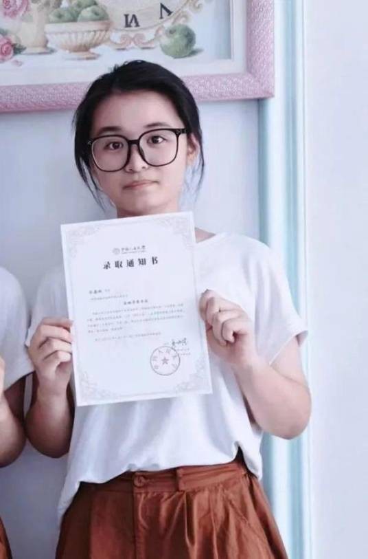 杜嘉妮