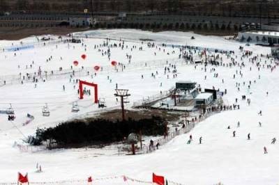 石京龙滑雪场温泉
