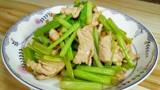 芹菜炒肉片