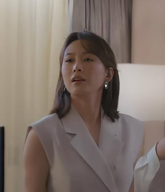 黄思思（都市生活剧《时光正好》中的角色）