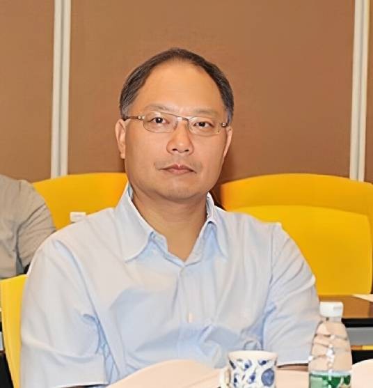 刘明贵(海南控股原党委书记、董事长)