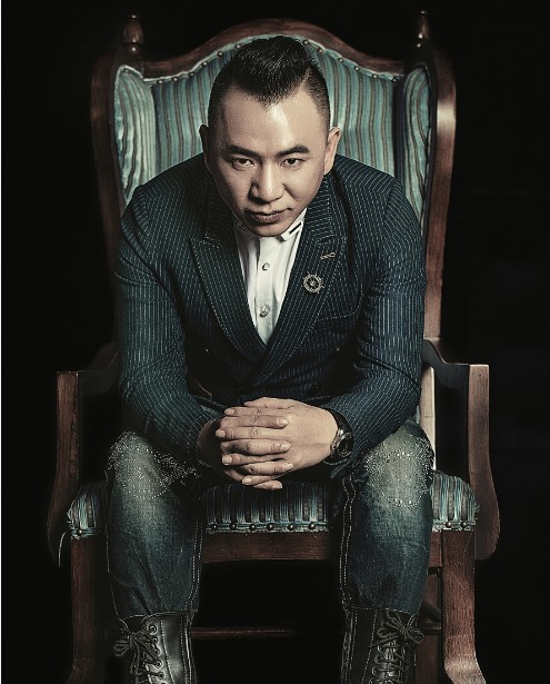 谢震东（演员、主持人、歌手）