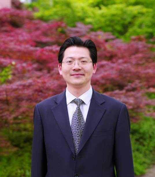 管建华(江苏省如东高级中学党委副书记、纪委书记、副校长,如东县第一高级中学校长)