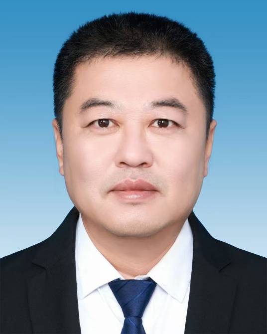 王东（辽宁工程技术大学党委常委、副校长）
