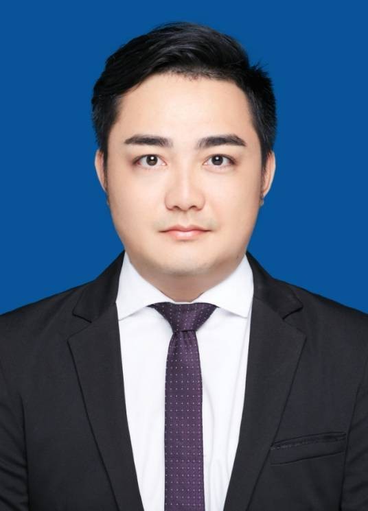 黄一孟（海南省东方市感城镇党委委员、纪委书记、监察室主任）