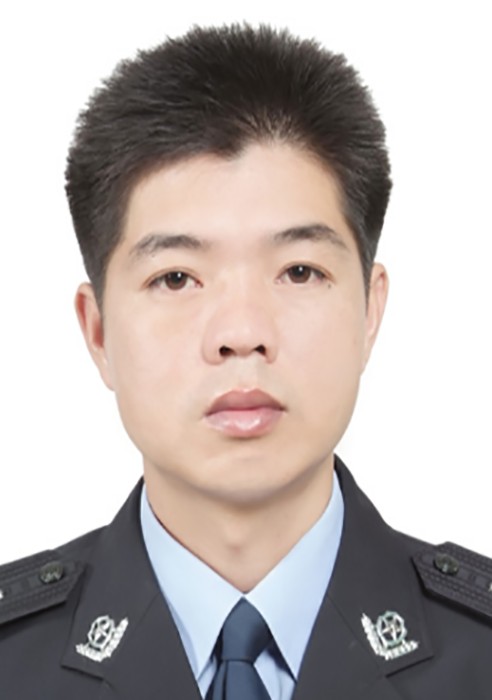 罗文（江西省赣州市寻乌县公安局党委委员、副局长）