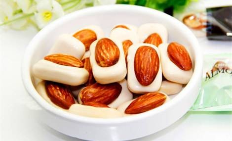 好丽友杏仁糖
