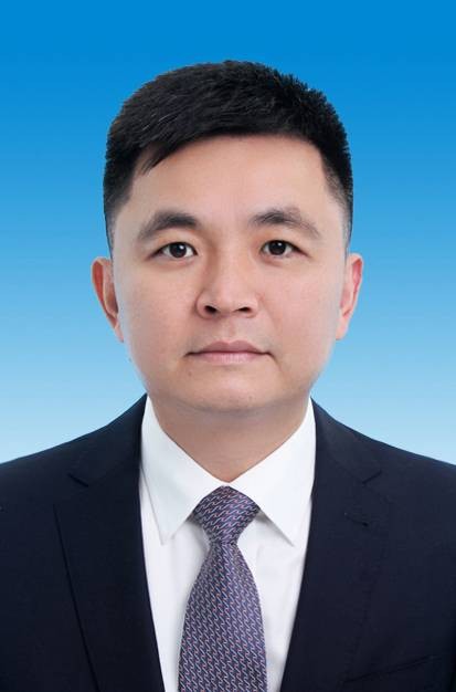 刘成富（重庆市垫江县委教育工委书记、县教委主任）