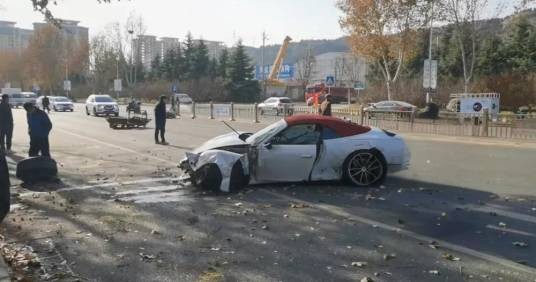 12·13灵宝保时捷与三轮车相撞事件