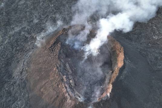 雷恰角半岛火山