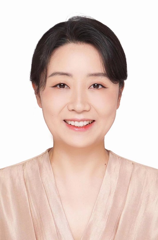 李佩(贵州师范学院音乐舞蹈学院党委书记)