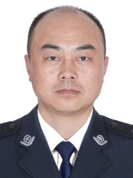 吕飞（新疆维吾尔自治区乌鲁木齐市公安局油城分局原党委副书记、政委）