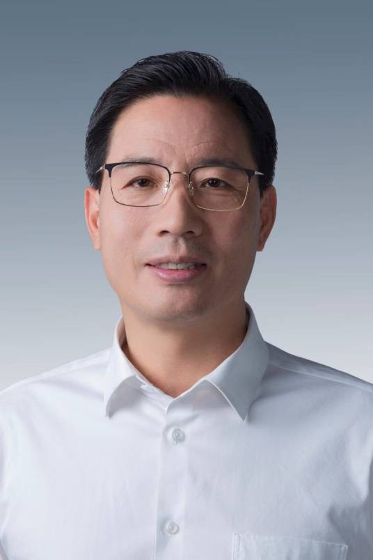 任鸣（山东省沂源县教育和体育局党组书记、县委教育工委常务副书记）