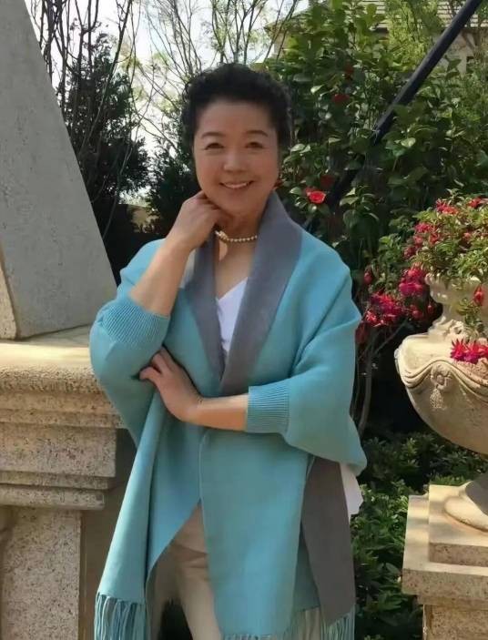 吴艳杰去世