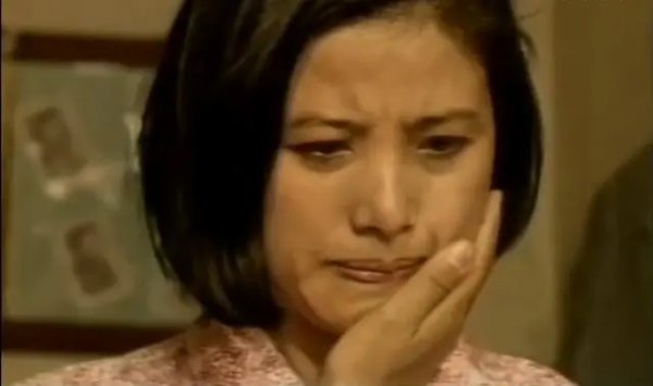 篱笆女人与狗三部曲分别是