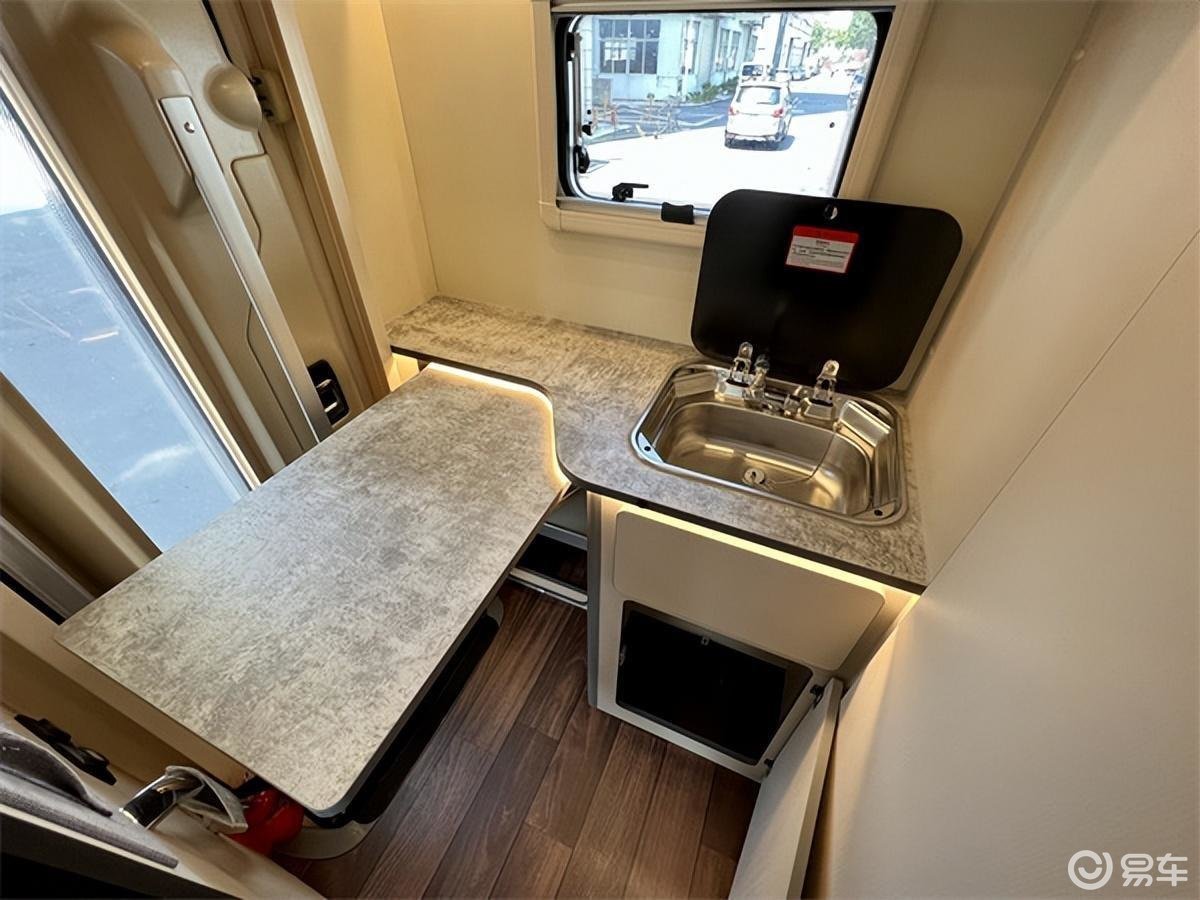 长城览众房车自由炮C款四驱越野房车