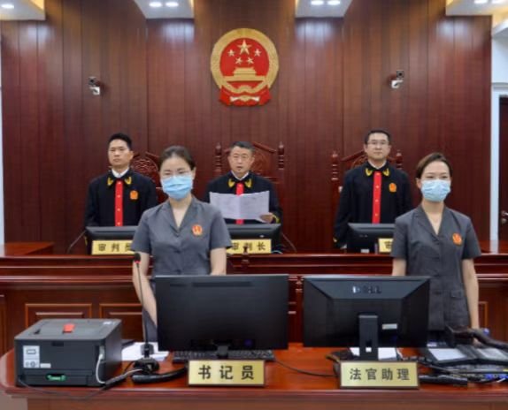 湖南两业主在小区群对骂14个月，具体是怎么回事？