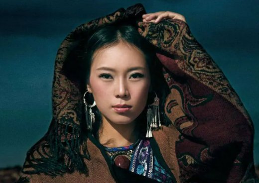 云朵真的踢馆《我是歌手》了吗？