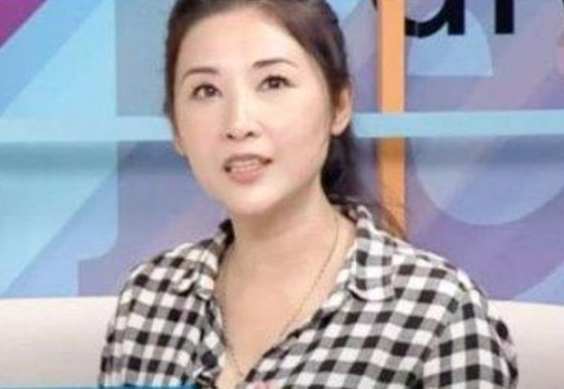 她因枪杀男友被判14年,在狱中被狱警追求,后来怎样了?