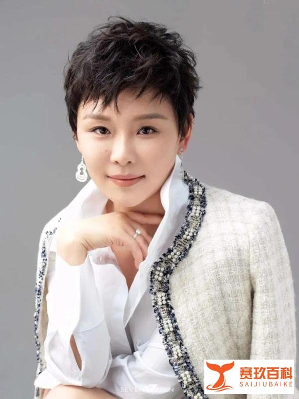 我，济南女儿，山东大学医学院毕业，11年前创业，开了20家美容院