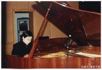 黄静裸死案回顾:历经五次尸检,男友嫌疑重大,最终怎样?