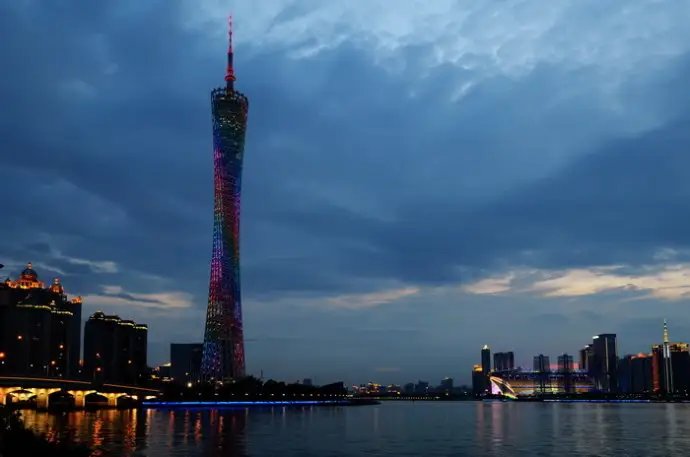 广州小蛮腰雨后美成水墨画，这里的景色有多美？