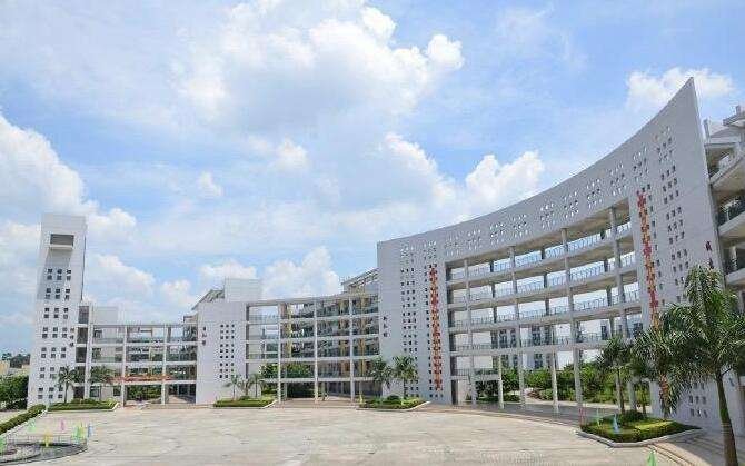 广东省广源职业学校是公立还是私立