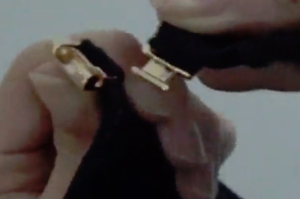 前扣文胸怎么解开扣子