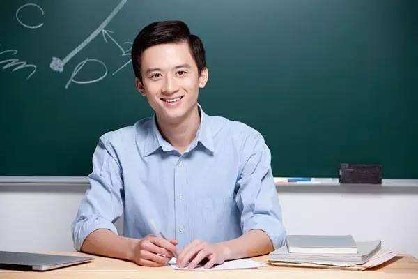 对于不交作业的学生老师怎样管教？