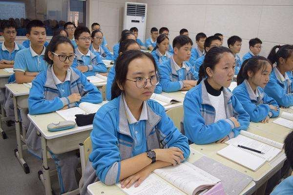 对于不交作业的学生老师怎样管教?