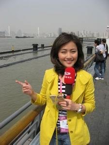 军情解码的女主持人范奕漂亮吗，谁有她的图片