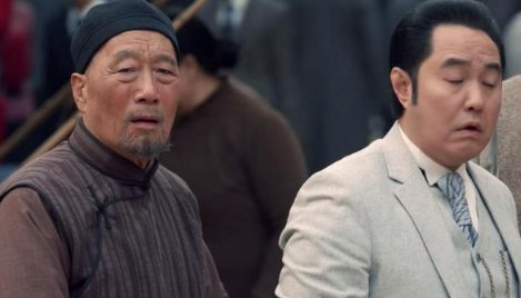 《老酒馆》中，老警察为什么要给老北风下毒？