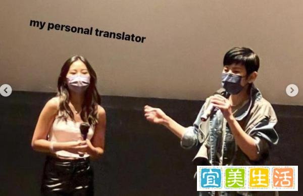 吴君如15岁女儿近照曝光,外形靓丽长腿抢镜,和爸爸妈妈罕见同行