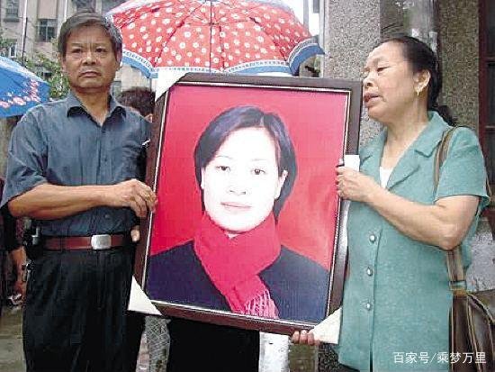 黄静裸死案回顾：历经五次尸检，男友嫌疑重大，最终怎样？