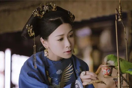 令人惊艳的美女佘诗曼，为何会有一个“嗲精”的称号？