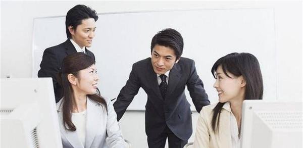 老同学当了领导怎样去接触
