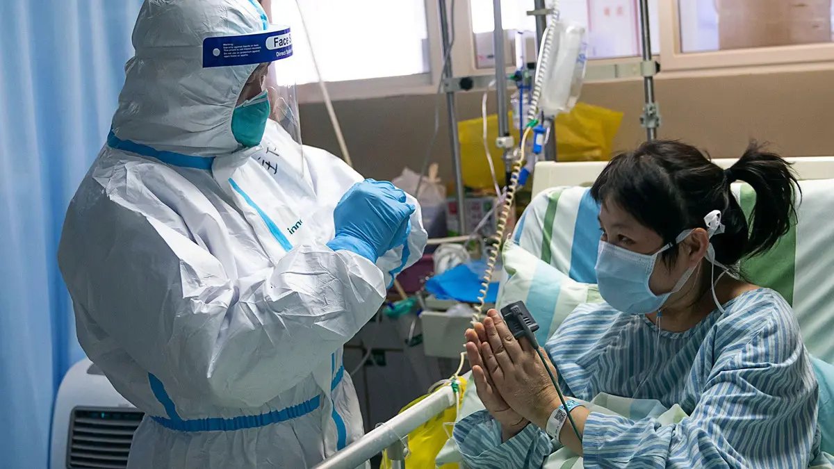 女子感染新冠乱吃药致肝衰竭进ICU！这件事给予我们哪些警示？