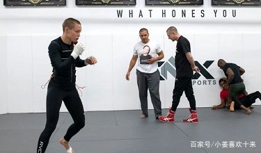 在与罗斯的二番战中，张伟丽输在哪里？