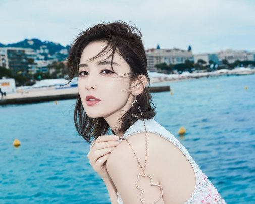 娜扎秒删引发热议，你知道她凌晨时发的微博是什么意思吗？