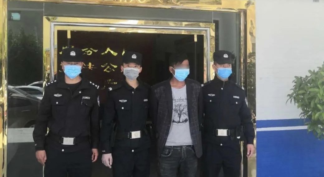 在哈尔滨核酸检测现场抓获潜逃8年逃犯，这是怎么做到的？