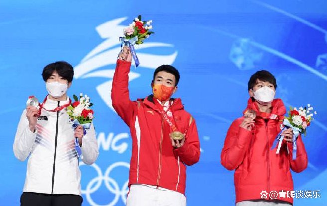 你怎么看待王濛评价韩国运动员擦领奖台的行为？