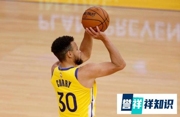 库里62分创新高！库嫂场边观战，老板调侃：还有力气吗？