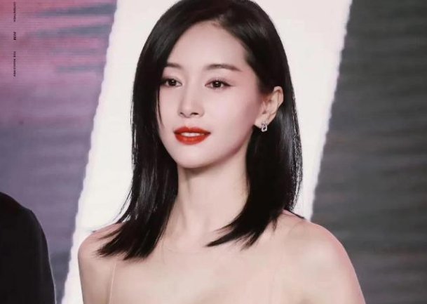王子文在节目中谈初恋劈腿，这段感情对她的伤害有多大？