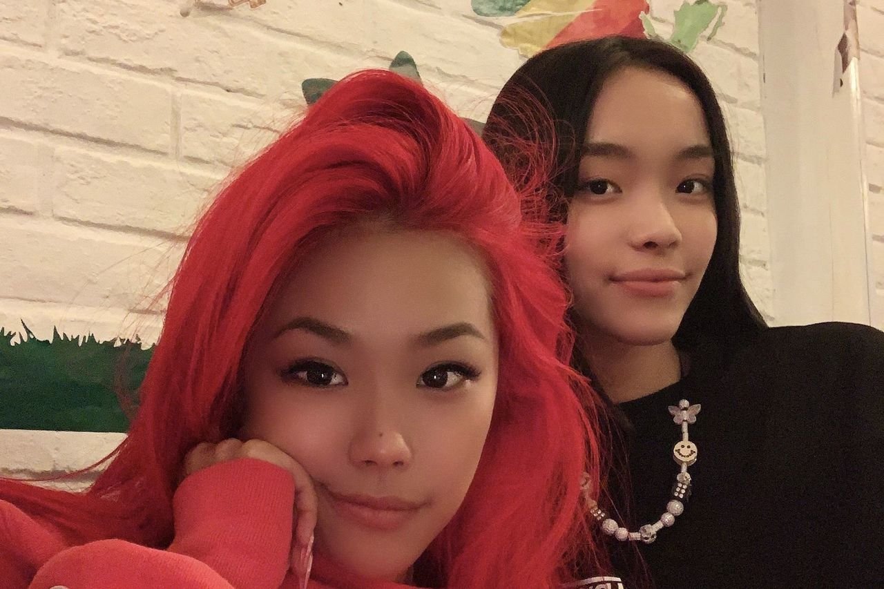 李佳琦和刘柏辛竟然是堂兄妹,为何却不同姓?