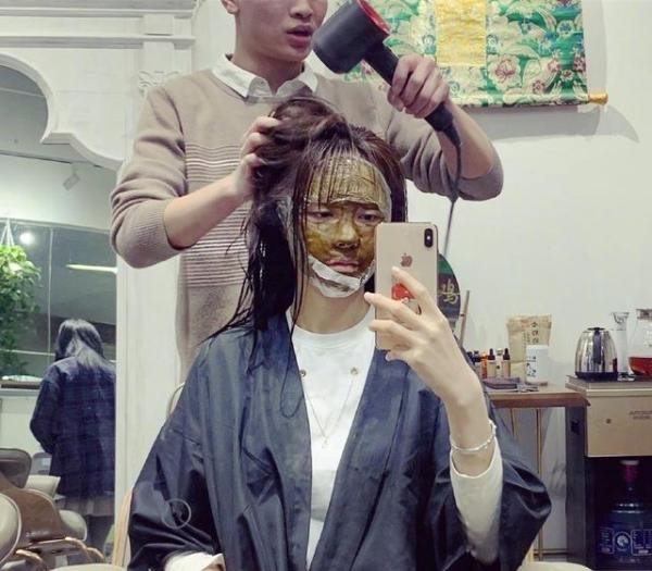 吓skr人!沈梦辰敷泥状面膜保养,可惜把眼睛给漏了!
