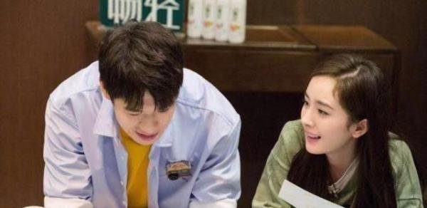 杨幂魏大勋“恋情”出续集?七夕逛街,发同款文案被疑公开示爱