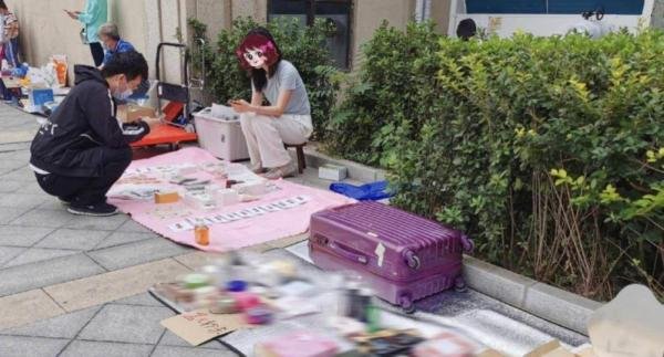 中国地摊经济！如果想摆摊，都需要什么证件？