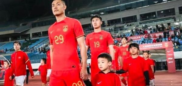 国足球员刘洋离开国家队