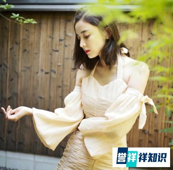 把残缺美的“卫生纸裙”，穿出逆天长腿，古力娜扎做到了