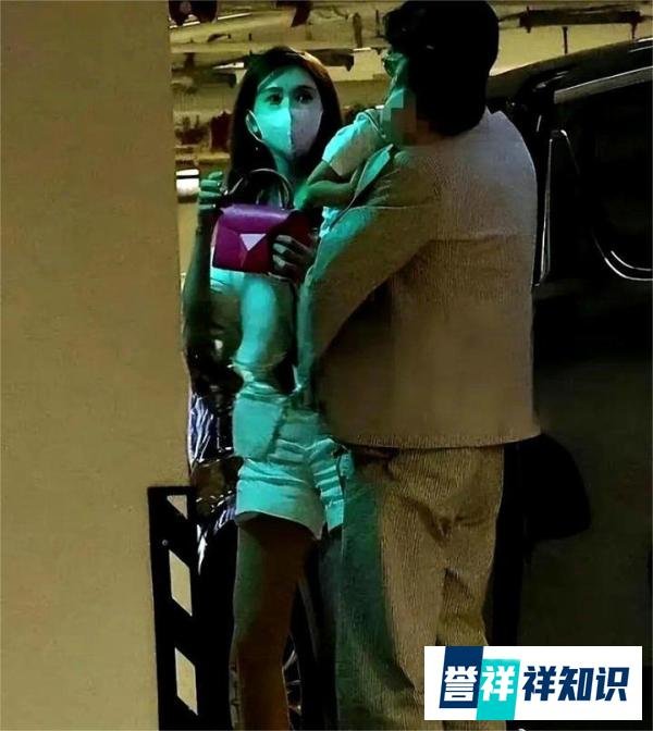 林志玲一家三口同框外出庆祝结婚四周年，混血儿子头发浓密颜值高